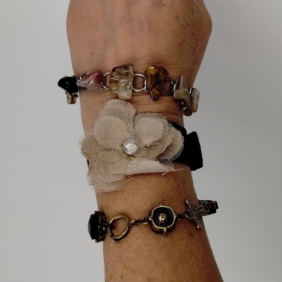 Set of 3 bracelet/cuffs suede flower, stones, and crossed with beads - Picture 5 of 6